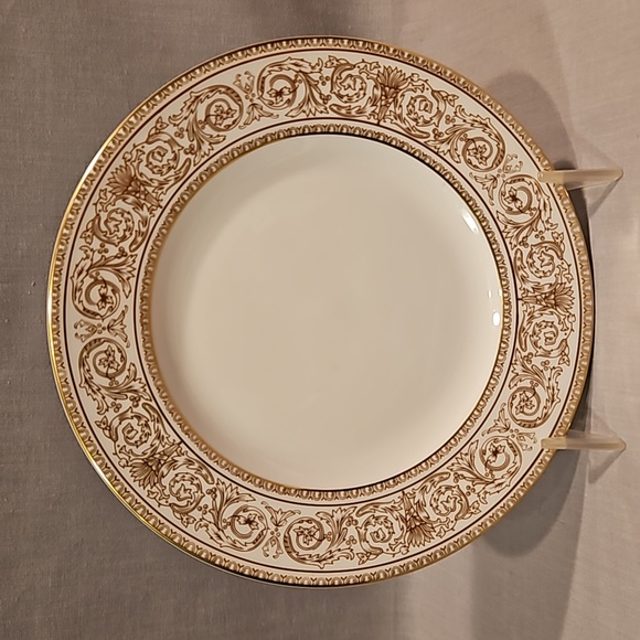 NEW Royal Doulton Sovereign H 4973 Four Piece Place Setting - Picture 6 of 16